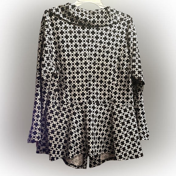 Seven Karat 2PC Suit - Picture 4 of 15